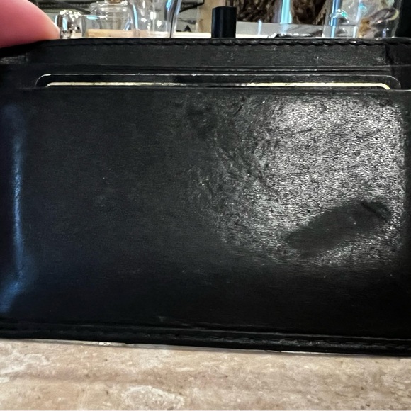 AUTHENTIC PATENT LEATHER CHANEL LOGO CARD CASE - Picture 6 of 9